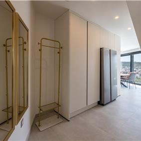 4 bedroom villa with heated pool and sea view in Vinišće, sleeps 8